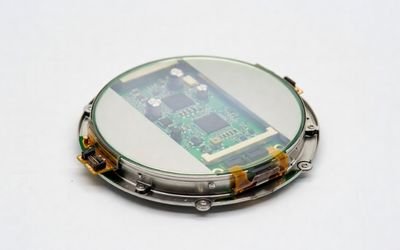Round LCD module with circular display surface for smart and industrial devices.
