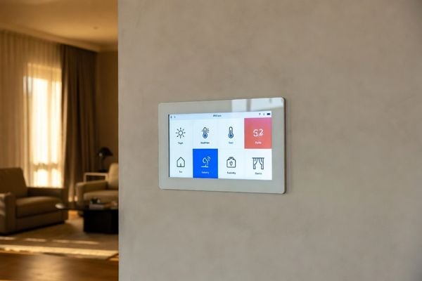 HB156S IPS LCD module used in a smart home and building control wall panel